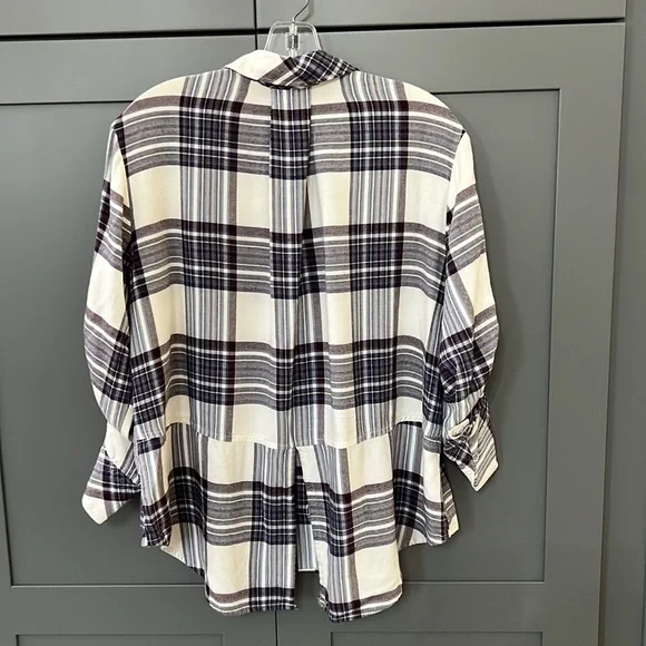 {Cloth & Stone}Sz M Cream/blue/plum Plaid Flannel Button Up w/tab sleeves - Picture 5 of 8